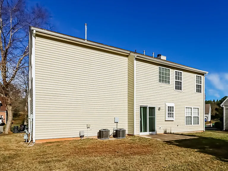 7021 Long Run Ln — Photo 17