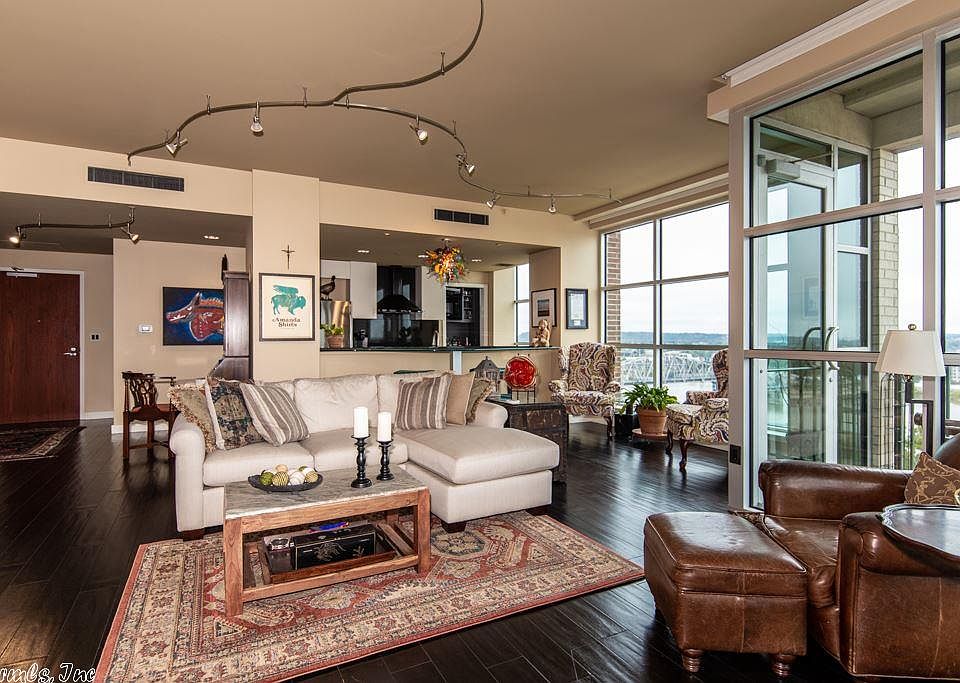 1st image of 521 E President Clinton Ave #1101