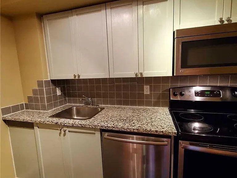30 Harrison Garden Blvd #812 — Photo 7