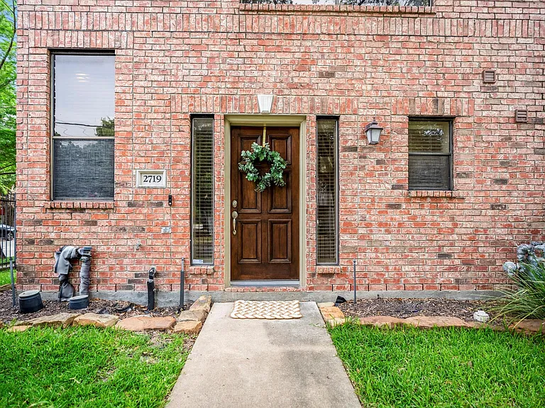 2719 La Branch St — Photo 1