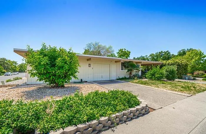 4701 River College Dr — Photo 16