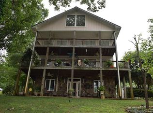 148 N Shoreline Dr, New London, NC 28127