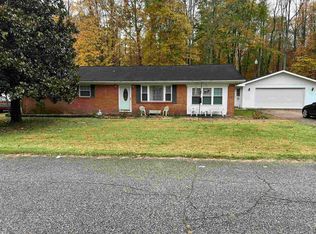 123 Meadow Ave, Raceland, KY 41169