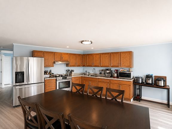 3rd image of 2739 Pikake St