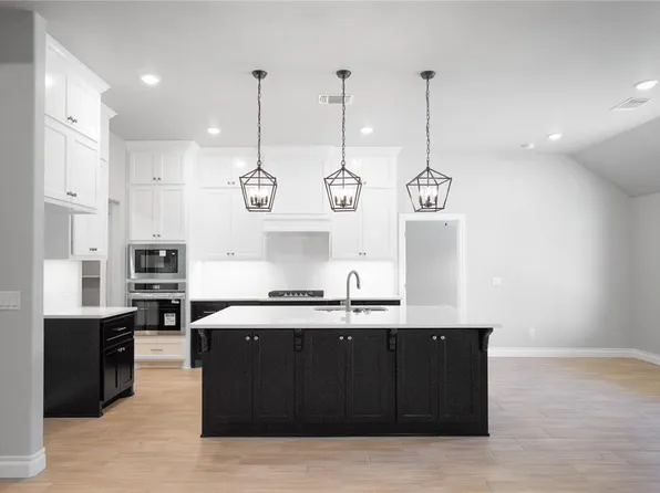 9324 NW 116th St, Yukon, OK 73099