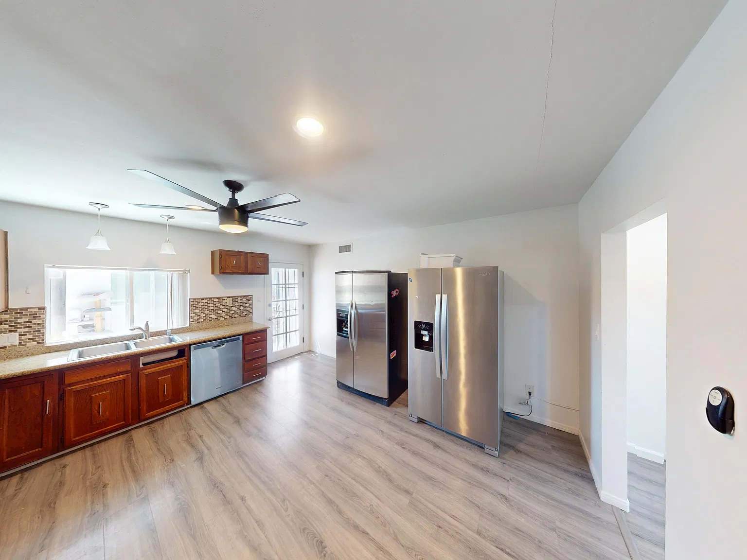 6 bed, 1618 sqft, $7,500 — Photo 4