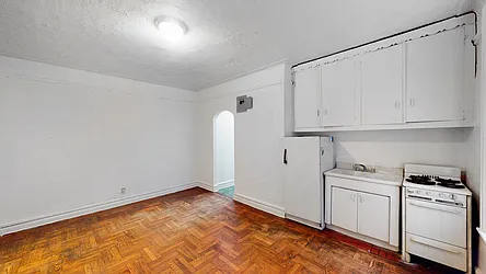 Sold by Thomas Lipovetsky, LREB