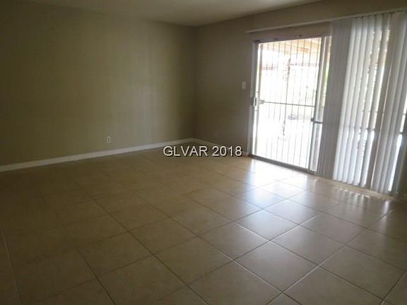 5th image of 924 Rockaway St