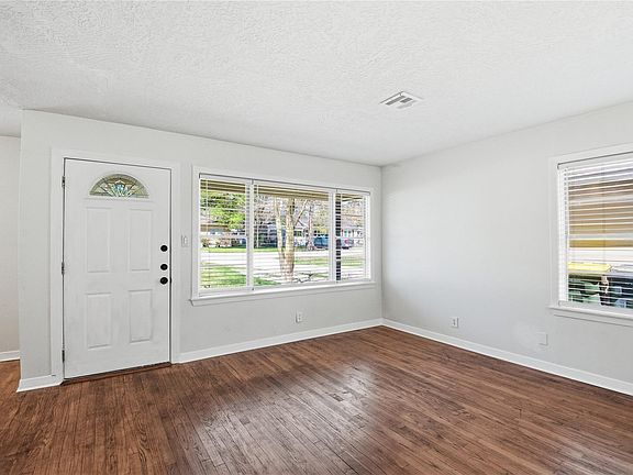 5th image of 1005 Callahan Ave