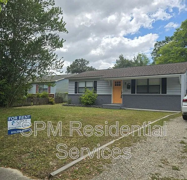 1003 McRae St — Photo 3