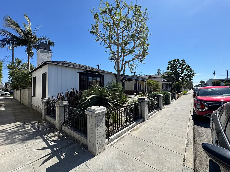 222 Saint Joseph Ave — Photo 39