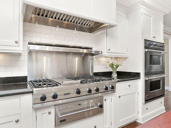 1852 Hillside Rd Fairfield CT-large-015-028-012-1499x1000-72dpi.jpg