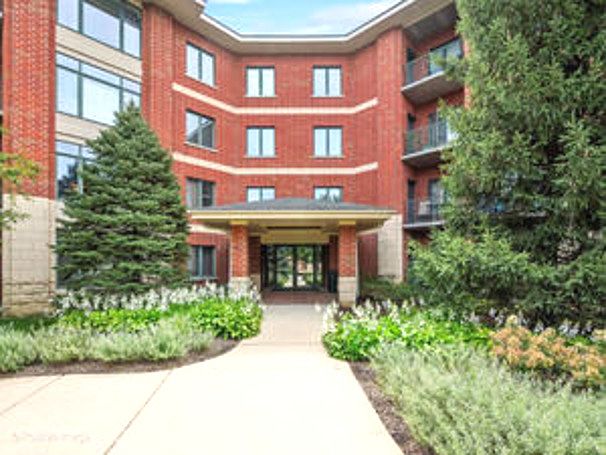 1st image of 855 E 22nd St APT 202