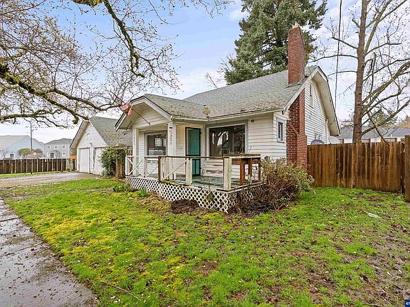 2nd image of 1095 Donna Ave NE