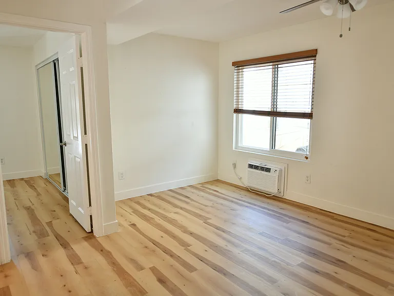 Cascadia Apartments — Photo 9