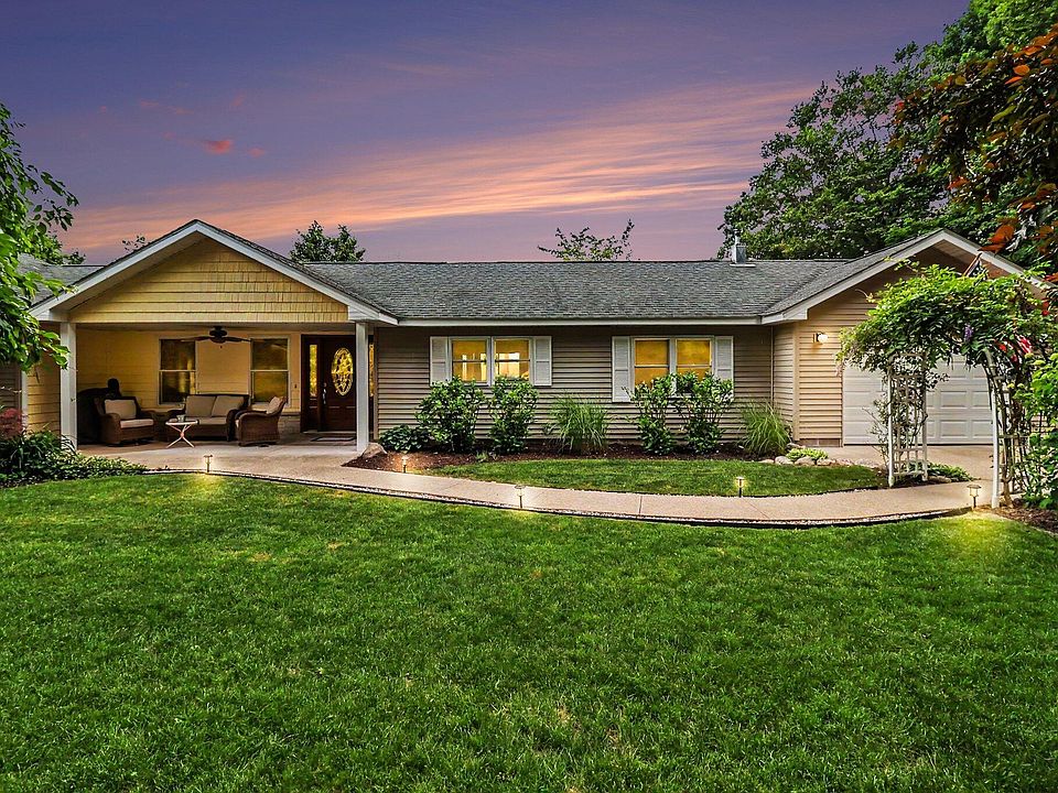 1st image of 4599 Ariel Dr