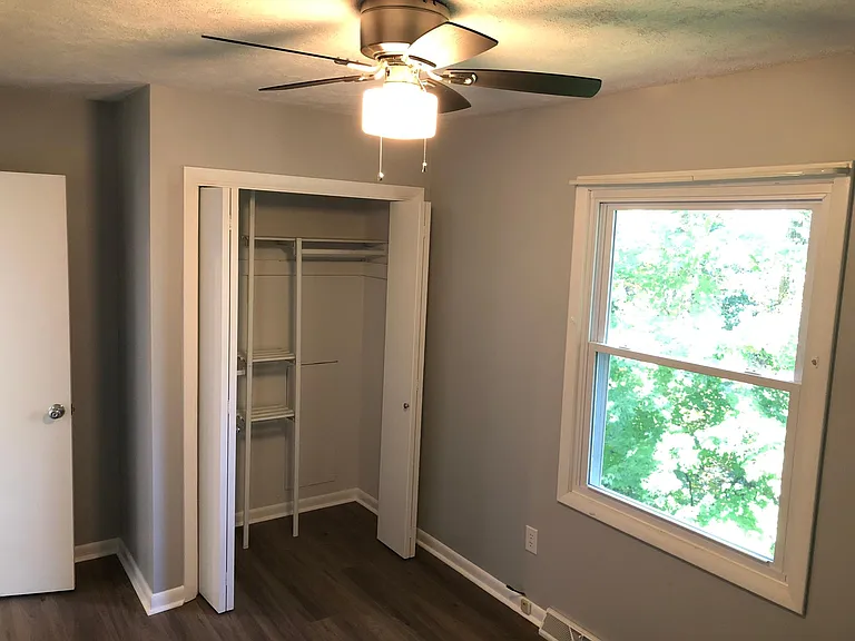 1228 Holmes Ave — Photo 17
