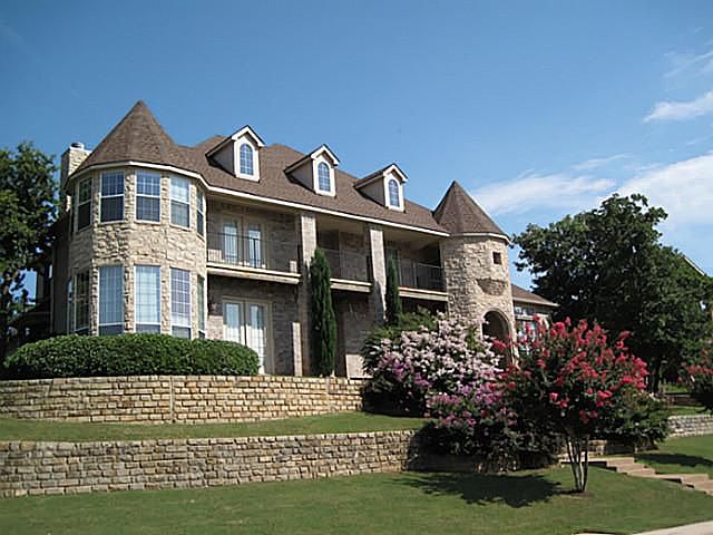1st image of 708 Winding Bend Cir