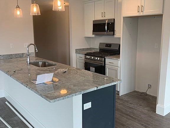 5th image of 100 Lebaron Blvd #11