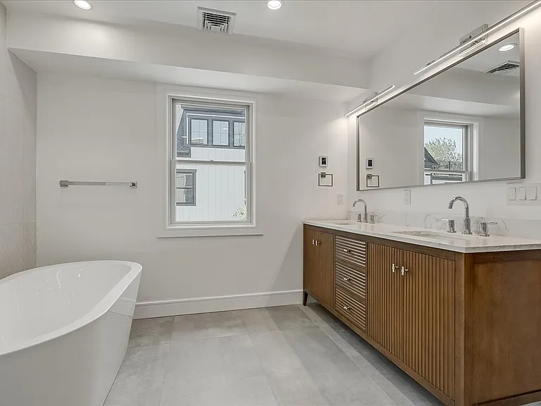 50 Walnut St #A — Photo 22