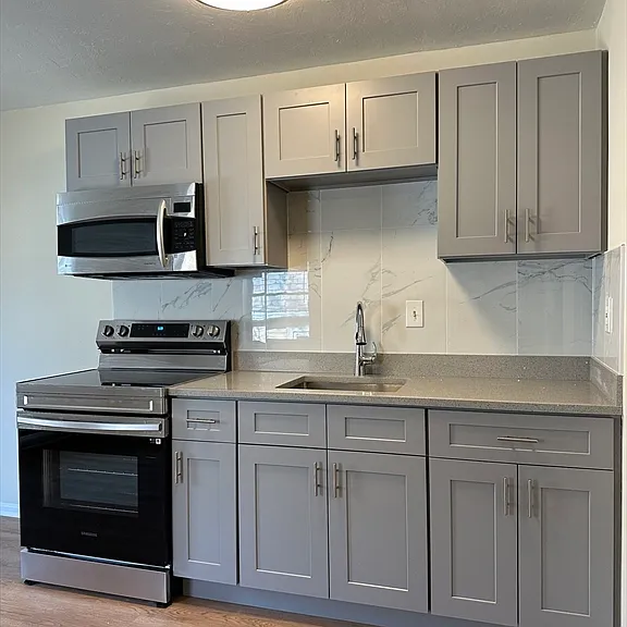 850 Broad St #6 — Photo 9