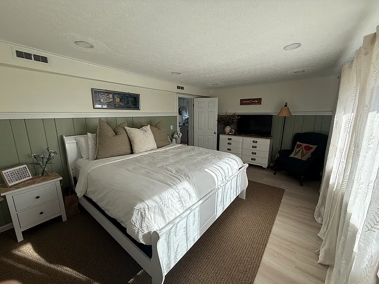 121 Holloway Rd — Photo 12