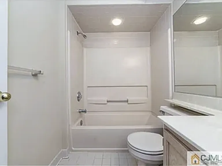 834 Waterford Dr — Photo 13