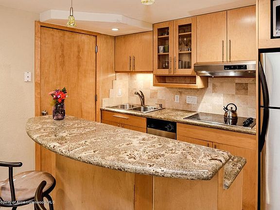 4th image of 333 W Main St Unit B