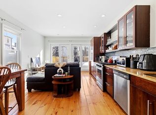 861-1/2 E Broadway, South Boston, MA 02127