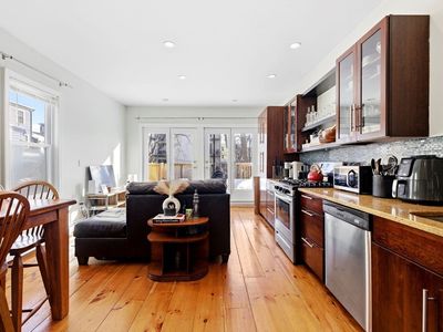 861-1/2 E Broadway, SOUTH BOSTON, MA, 02127