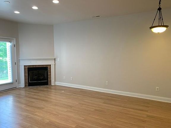 4th image of 2371 Loch Stone Dr