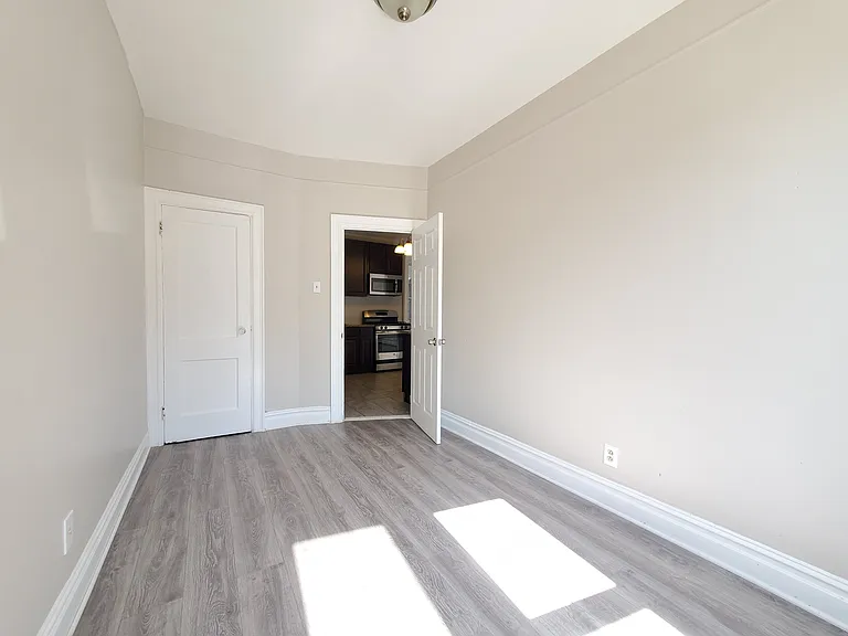 233 Fowler Ave #1E — Photo 4