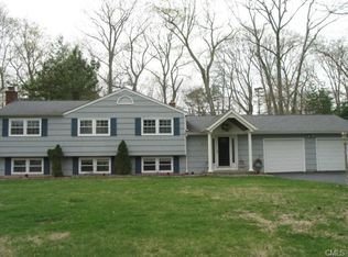 92 Williamsburg Dr, Monroe, CT 06468