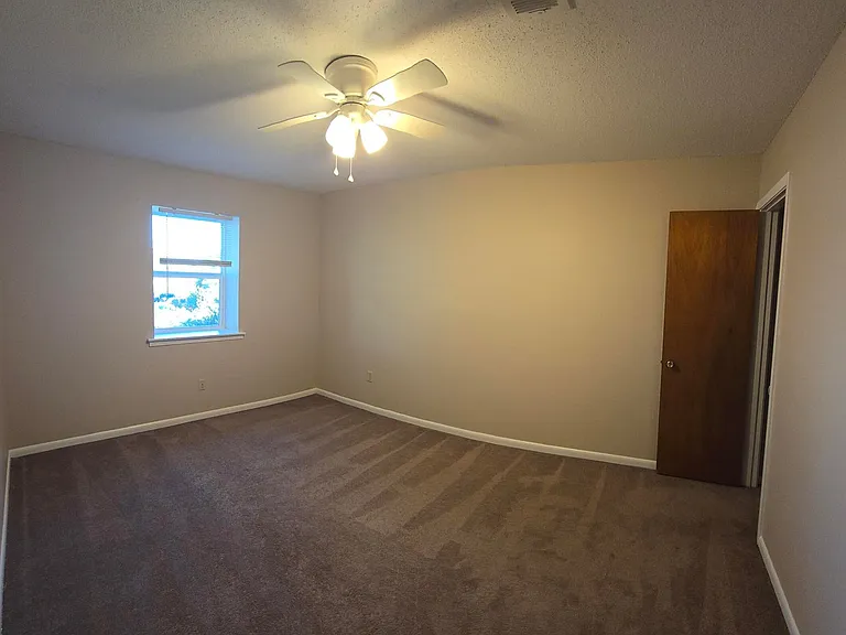 106 Valencia Dr — Photo 19