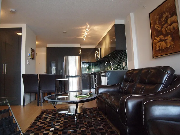 1325 Rolston St #510 — Photo 6