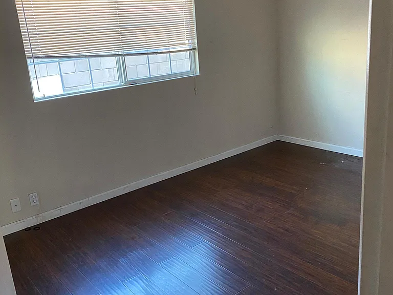 401 S Grantland Dr — Photo 1