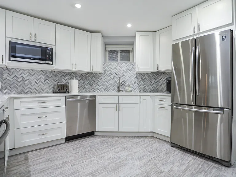 3556 N Wilton Ave #1 — Photo 1