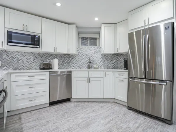 3556 N Wilton Ave #1, Chicago, IL 60657