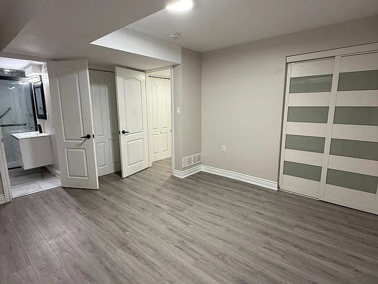 320 Sedgewood St #BASEMENT — Photo 10