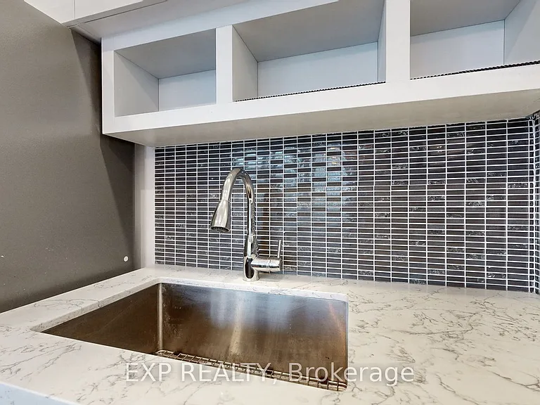 8 York St #2404 — Photo 9
