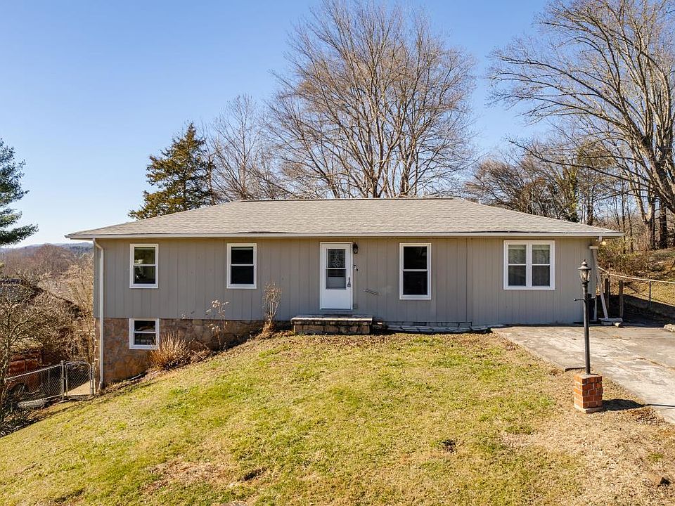 1st image of 3311 Summit Dr