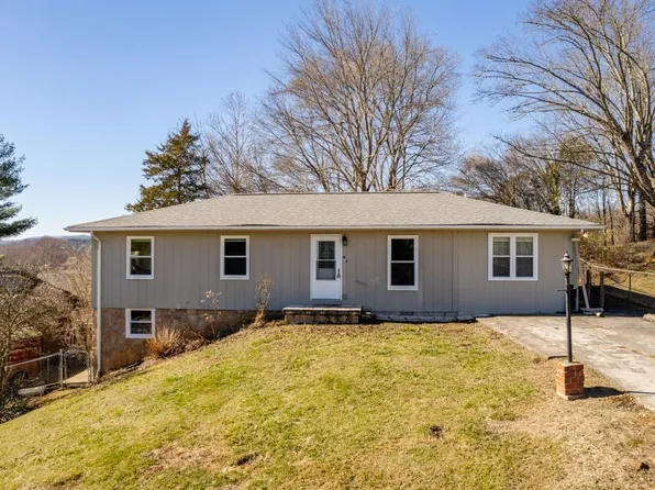 3311 Summit Dr, Saint Paul, VA 24283