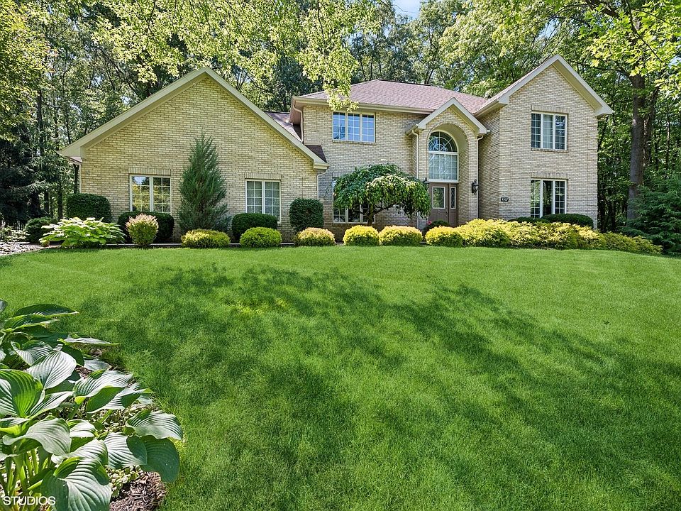 1st image of 4507 Thornbury Dr E