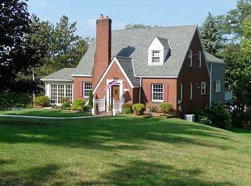 2632 Lindenwood Drive in Upper St. Clair