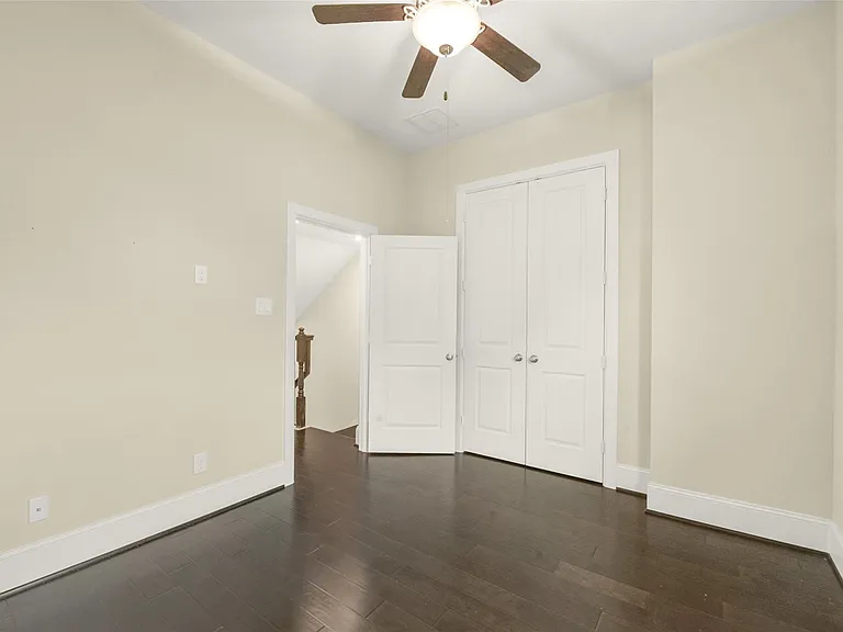 734 N Shepherd Dr — Photo 31
