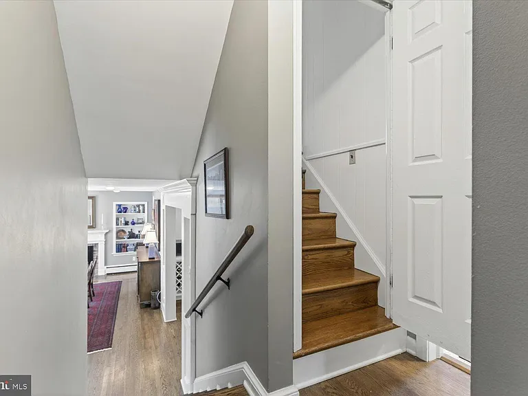 2212 Reddfield Dr — Photo 48
