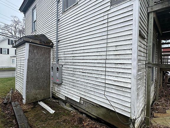 3rd image of 144 Main Street