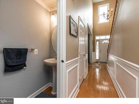 5th image of 126 Holby Ln