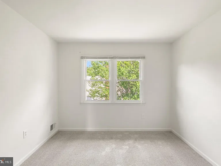 8902 Huxley Ct — Photo 40