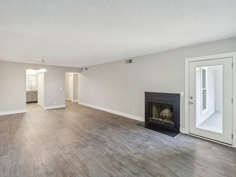 Piccadilly Apartments — Photo 57